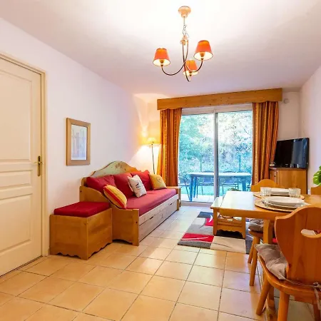 Appartement 4 Pers à Aure Avec Piscine, Parking, Proche Du Centre Et Des Remontées - Fr-1-296-482