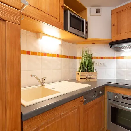 4 Pers à Aure Avec Piscine, Parking, Proche Du Centre Et Des Remontées - Fr-1-296-482 Appartement