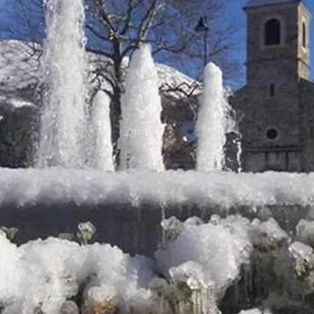 4 Pers Avec Piscine Et Parking A Aure - Fr-1-296-482 *