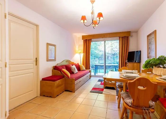 Daire 4 Pers Avec Piscine Et Parking A Aure - Fr-1-296-482