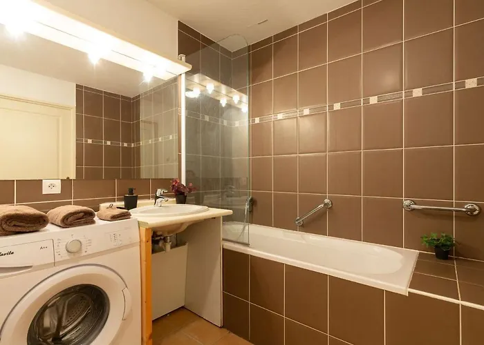 Daire 4 Pers Avec Piscine Et Parking A Aure - Fr-1-296-482 *